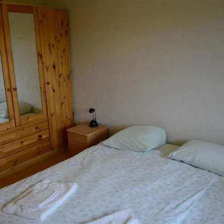 Anne - Hochparterre Appartement-fewo- Dusche Oder Bad- Wc 12-bettwohnung By Interhome Hornkessel